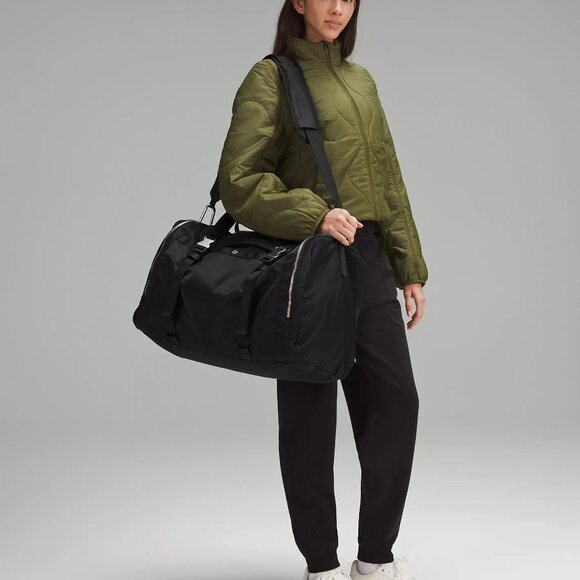 Lululemon Wunderlust Weekender Bag 48L - Black - BNWT - Picture 1 of 7